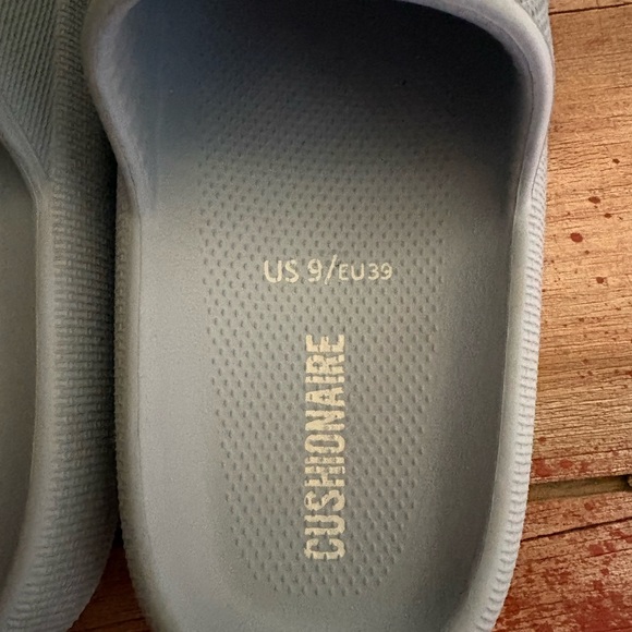 Cushionaire Women's Light Blue Slide Mules - Picture 5 of 6